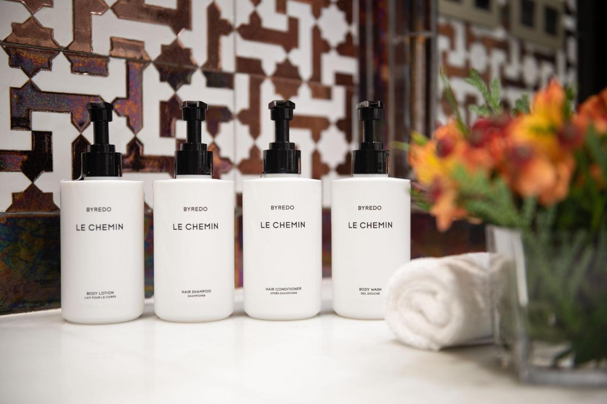 塞维利亚阿方索十三世豪华精选酒店 外观 照片 Le Chemin products