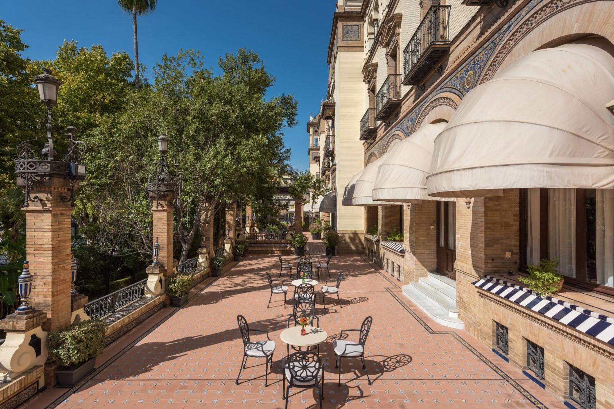 塞维利亚阿方索十三世豪华精选酒店 外观 照片 The hotel's courtyard